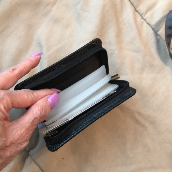 Two Wallets for One Price - Picture 6 of 6